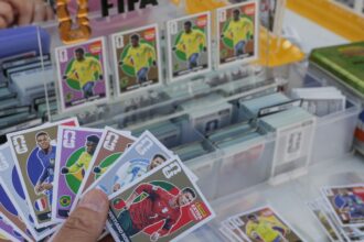 Troca de figurinhas pode atenuar alto custo do álbum da Copa do Mundo