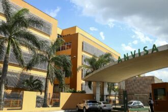Anvisa suspende venda de energético Mister Hemp