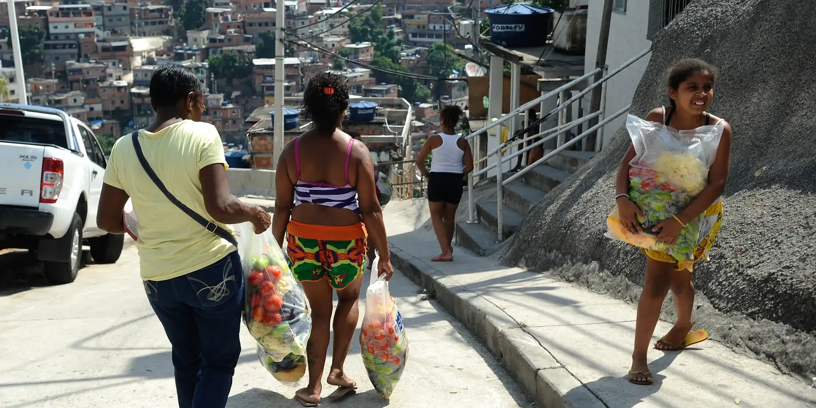 Brasil completa 1 ano fora do Mapa da Fome, mas desafios persistem