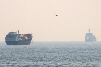 Trump recua e desiste de cobrar taxa sobre navios no Estreito de Ormuz