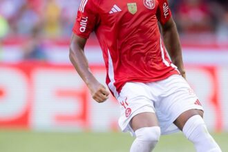 Victor Gabriel é suspenso por STJD até que Gabriel Pec volte a treinar