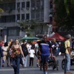 Crescimento populacional caiu para 0,37% em 2026, estima IBGE