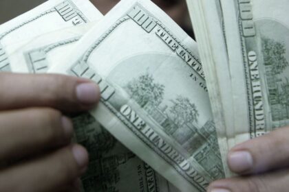 Dólar sobe a R$ 5,19 após tom mais duro de presidente do Fed