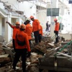 Indonésia: número de mortos no terremoto chega a 100
