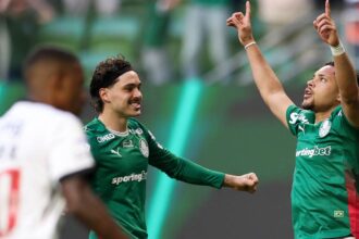 Palmeiras goleia Vasco e volta a abrir frente no Brasileirão: 4 a 1