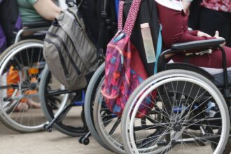 Analfabetismo entre jovens e adultos com deficiência é 12 vezes maior