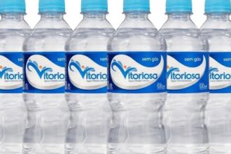 Anvisa interdita água mineral da marca Vitoriosa por conter coliformes