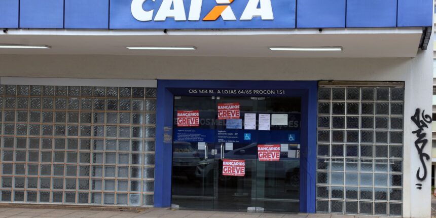 Caixa entra em greve nacional; BB tem paralisação parcial