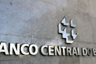 Mercado financeiro reduz previsão da inflação para 5% este ano