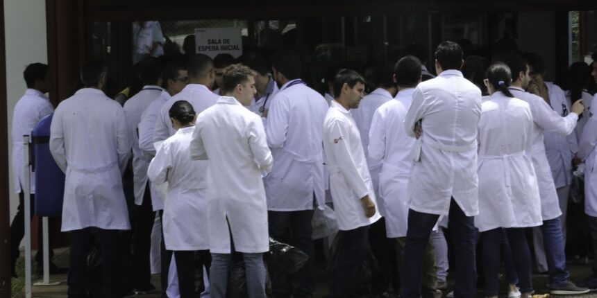 Prazo para recursos do Enamed 2026 e Revalida 2026/2 vai até quinta