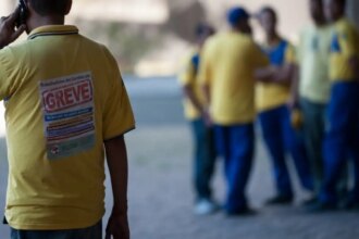 Trabalhadores dos Correios estão em greve por tempo indeterminado