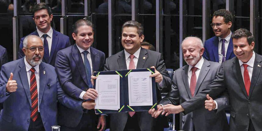 Congresso promulga emenda do fim da 6x1; escala 5x2 começa em 60 dias