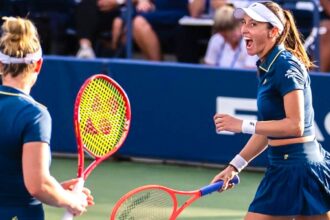 De olho na liderança: dupla de Stefani vence estreia no WTA de Wuhan