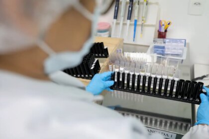 Malária: Anvisa autoriza teste em humanos de vacina 100% brasileira