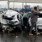 Motorista infarta, e engavetamento de 20 veículos deixa feridos no Rio