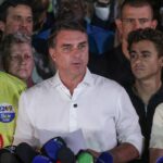 PF investiga circunstâncias da fuga de Flávio Bolsonaro do Brasil
