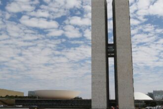 Presidente do Senado marca para segunda votação do fim da escala 6x1