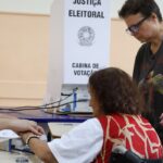 Primeiro turno contou com 43% mais eleitores de ao menos 70 anos