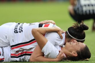 São Paulo segura Corinthians e é campeão brasileiro pela 1ª vez